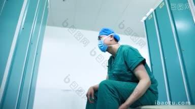 4K医疗_ 休息区的医生听到手术铃声快速走向手术室